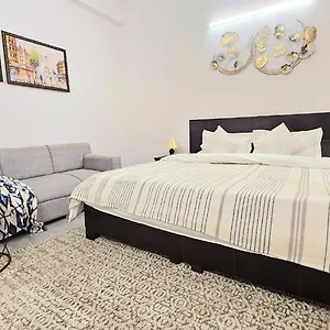 Lux Studio By Epic Hotel